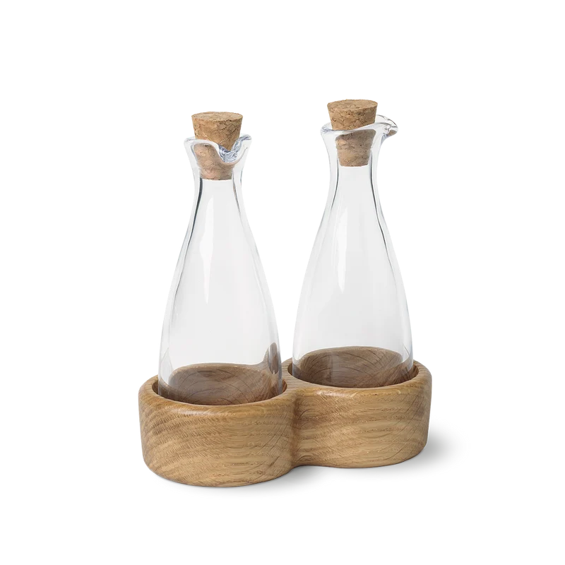 Olie- og eddikeflaske, eg - H: 15 cm.